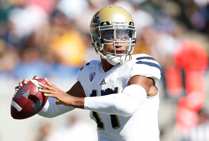 Brett Hundley had 424 yards of total offense to UCLA (Thearon W. Henderson/Getty Images)